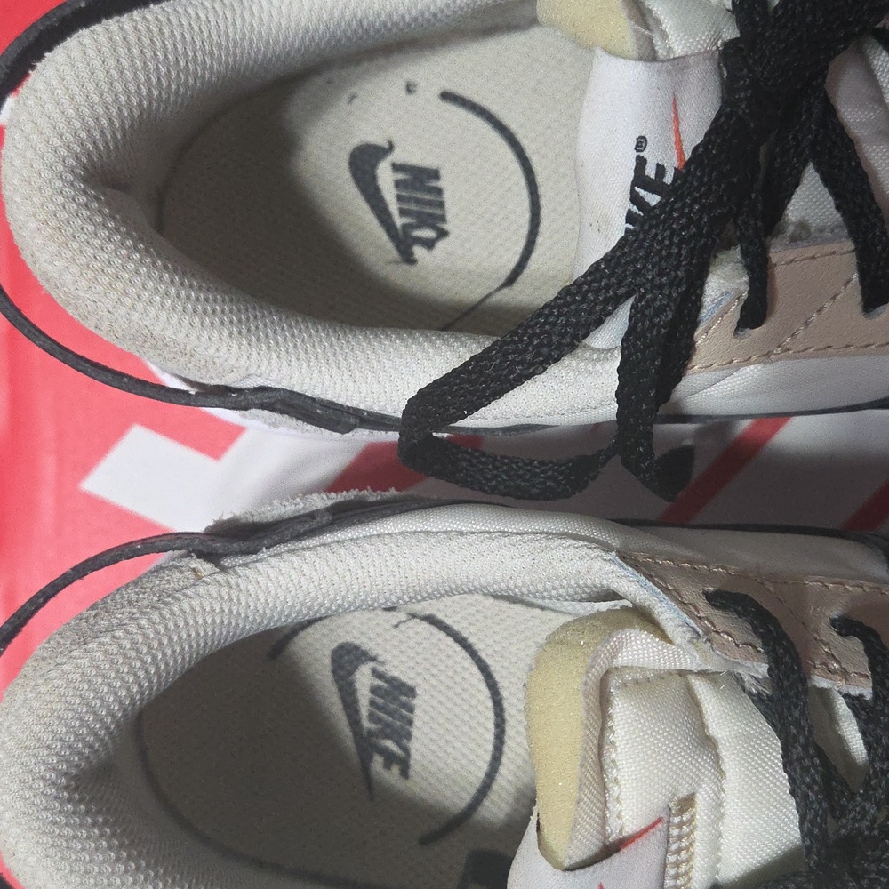 Nike Waffle Debut in Sanddrift and Black - Picture 4 of 12